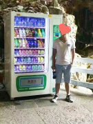 你以為地鐵站的自動販賣機不賺錢？有人卻靠它年入百萬！